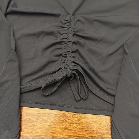 TLF cropped long sleeve - Picture 3 of 4